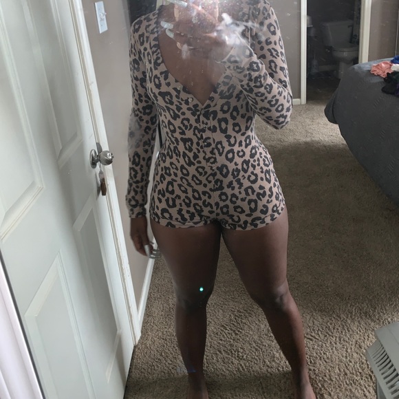 Windsor Cheetah Print Romper - Picture 6 of 7